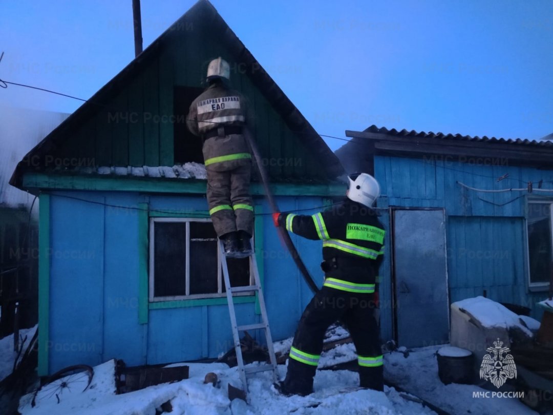 Возгорание бани  в п. Николаевка ликвидировали бойцы МЧС России